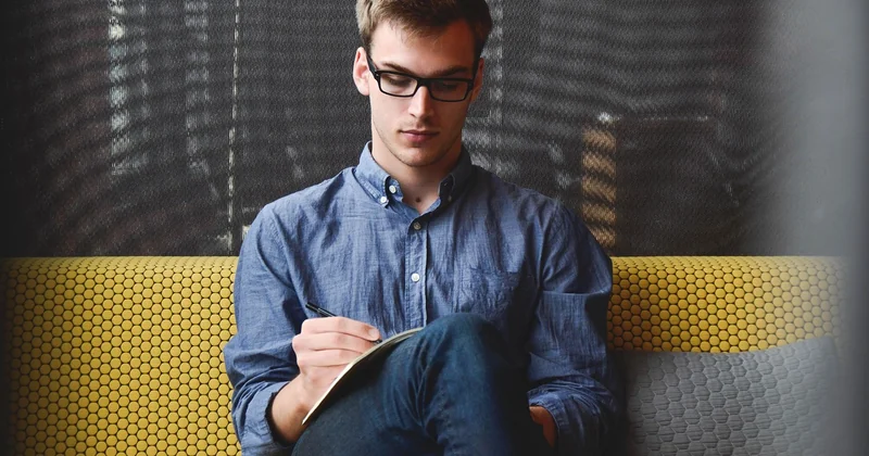 « Entreprise signalétique autour de moi » : comment filtrer sans perdre trois semaines