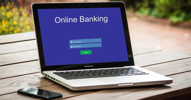 Une même banque, des espaces de connexion différents : pourquoi ?
