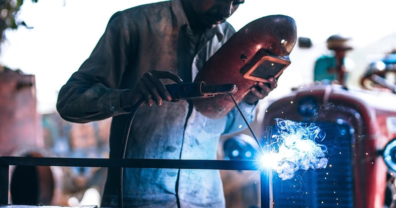 Enseigniste définition : ce que ce métier révèle dans la région nantaise
