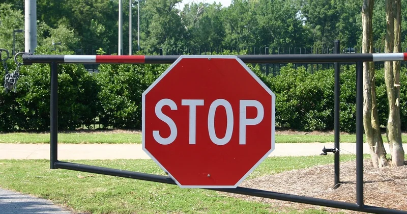Où se trouve le vrai blocage : les autorisations