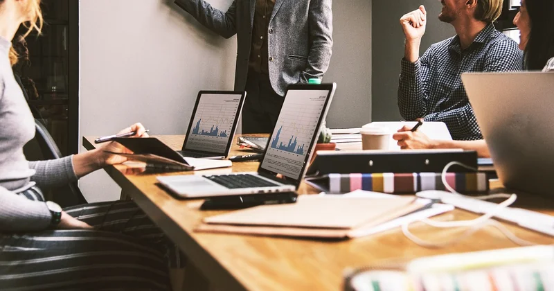 Administrateur ou gestionnaire : qui fait quoi ?